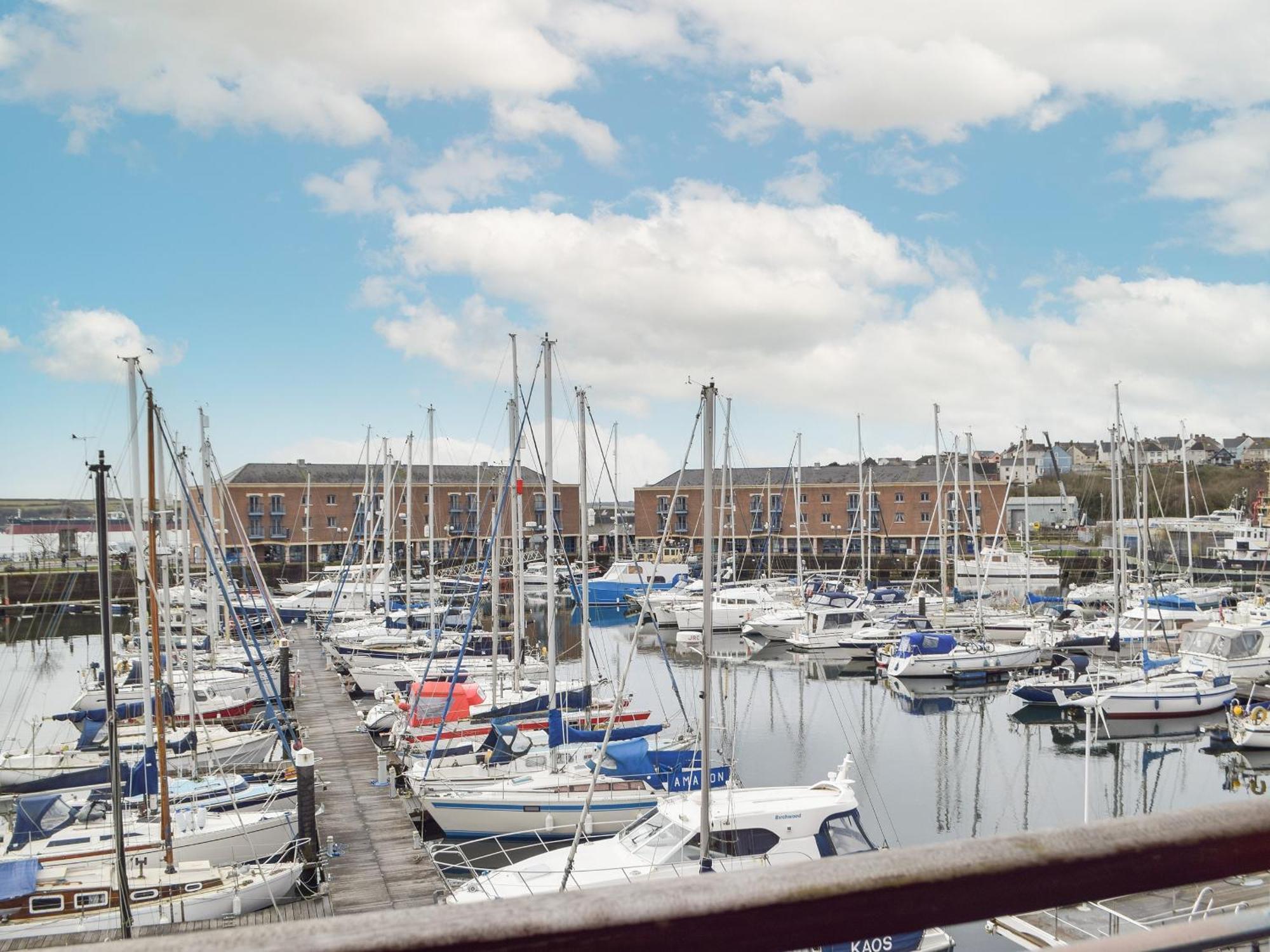 Sovereign House Milford Haven Eksteriør billede